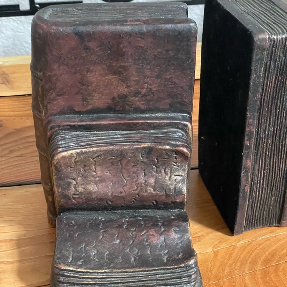 Vintage Book Design Bookends - Picture 5 of 15
